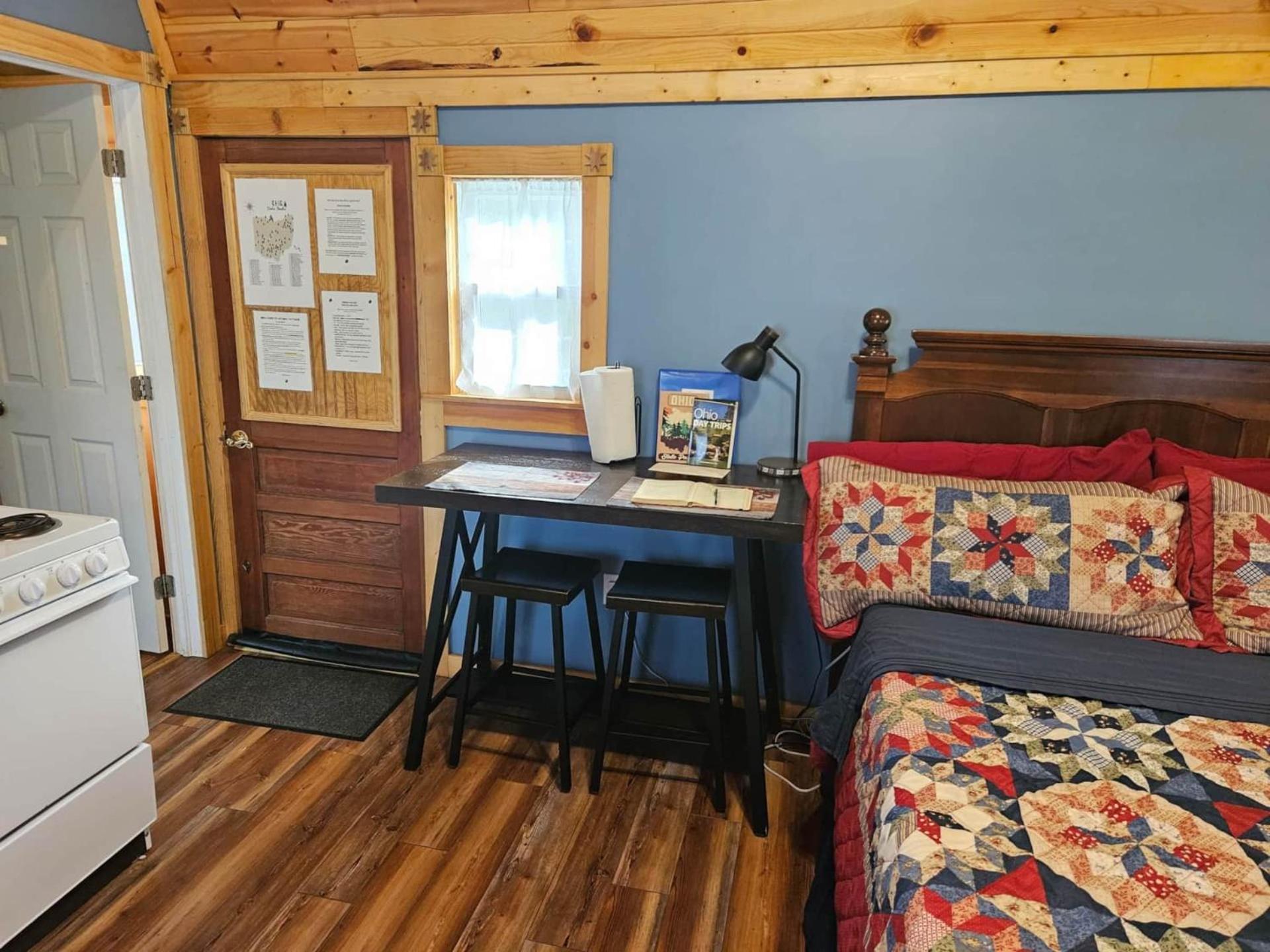 Acorn Cottage At Hocking Vacations Logan Exterior photo